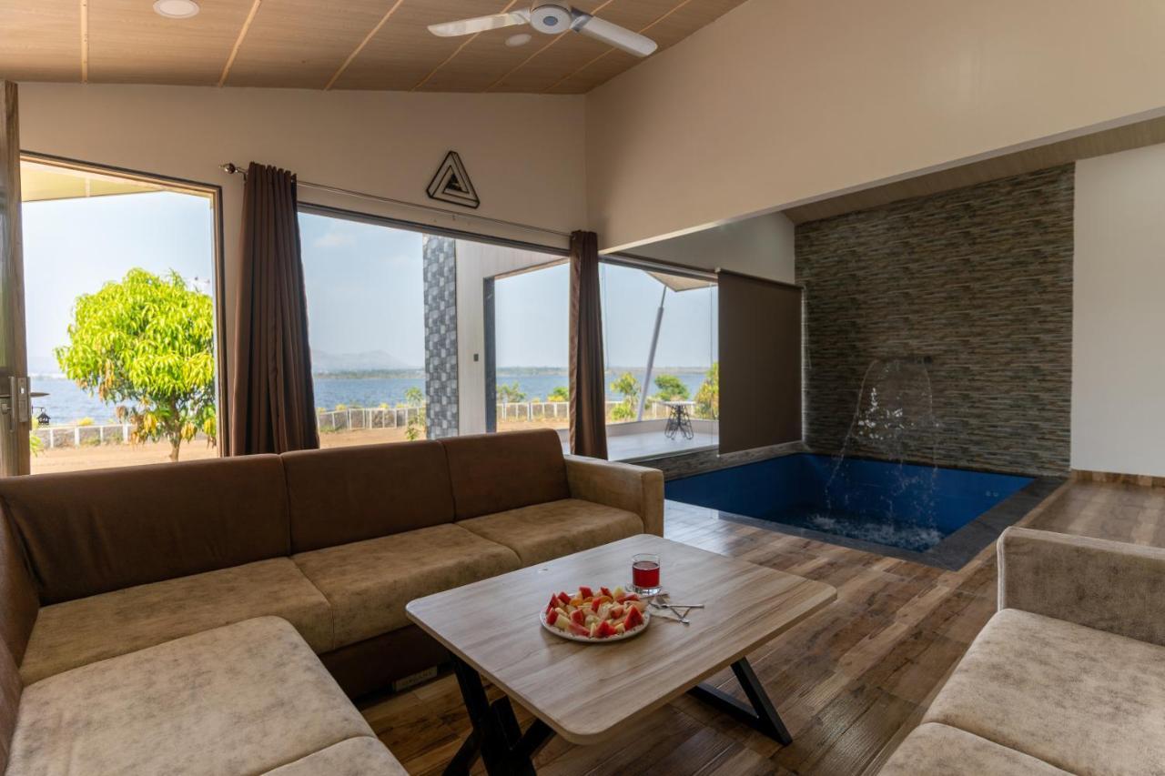 Elegant Suite With Indoor Swimming Pool Near Pune Apartment