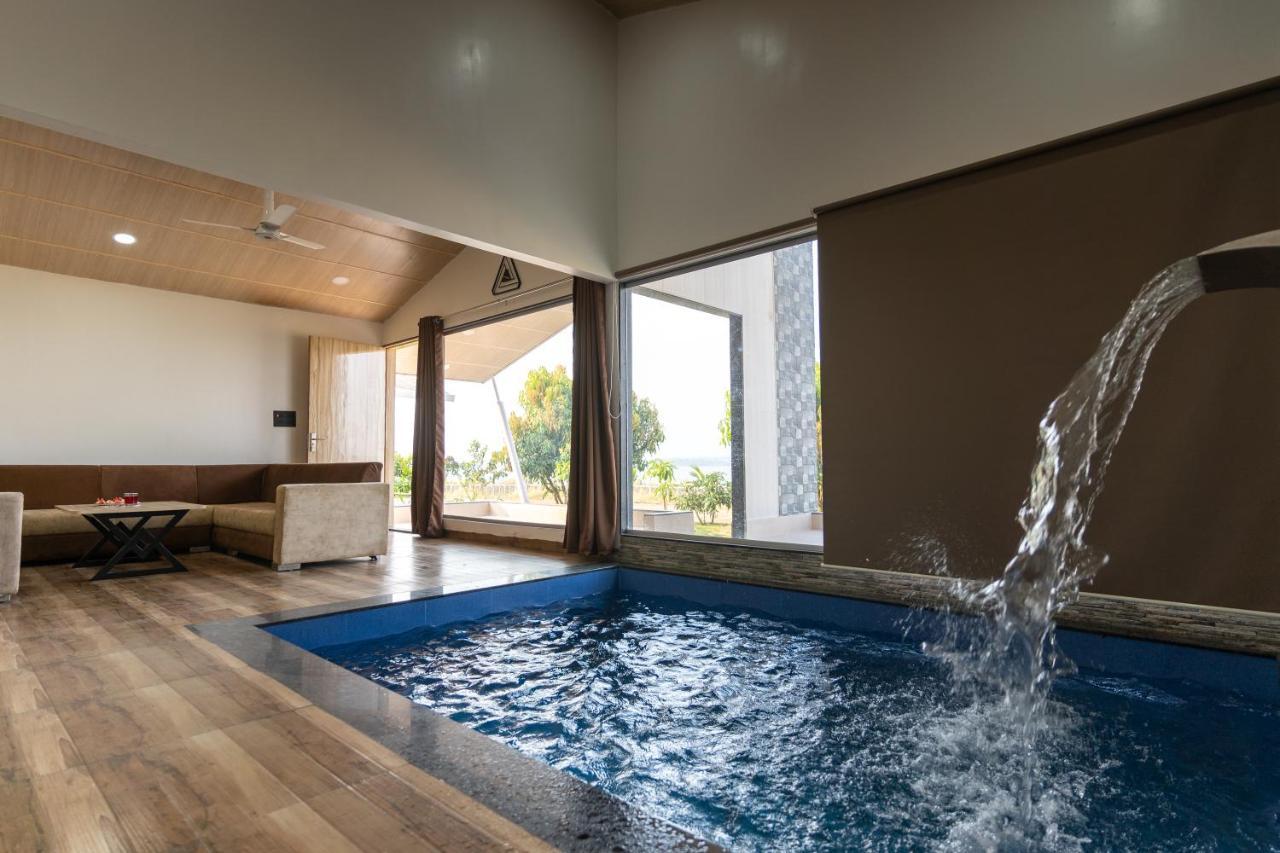 Elegant Suite With Indoor Swimming Pool Near Pune * Pune